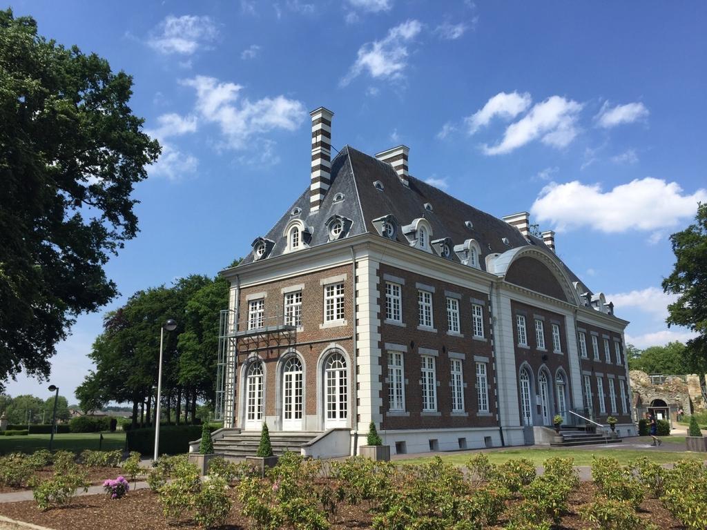 Kasteel Pietersheim Maastricht - Lanaken Hotel Bagian luar foto