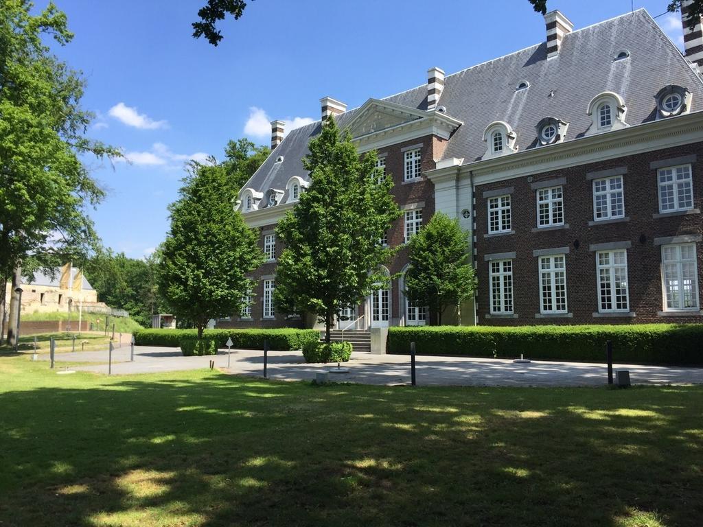 Kasteel Pietersheim Maastricht - Lanaken Hotel Bagian luar foto
