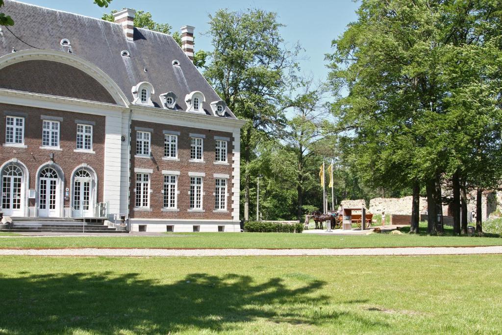 Kasteel Pietersheim Maastricht - Lanaken Hotel Bagian luar foto