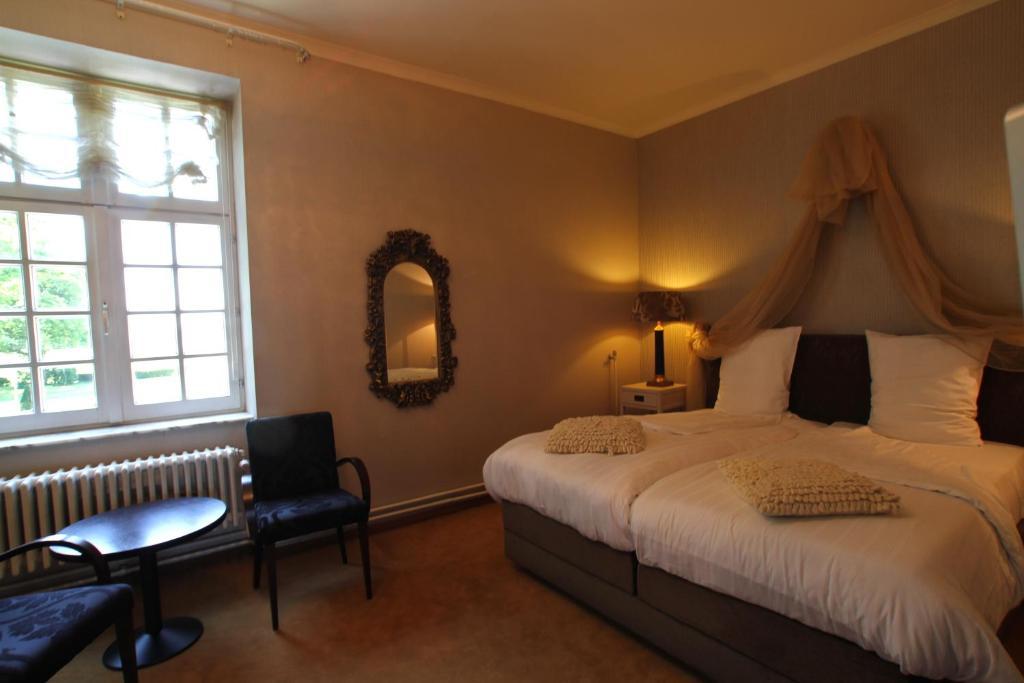 Kasteel Pietersheim Maastricht - Lanaken Hotel Ruang foto