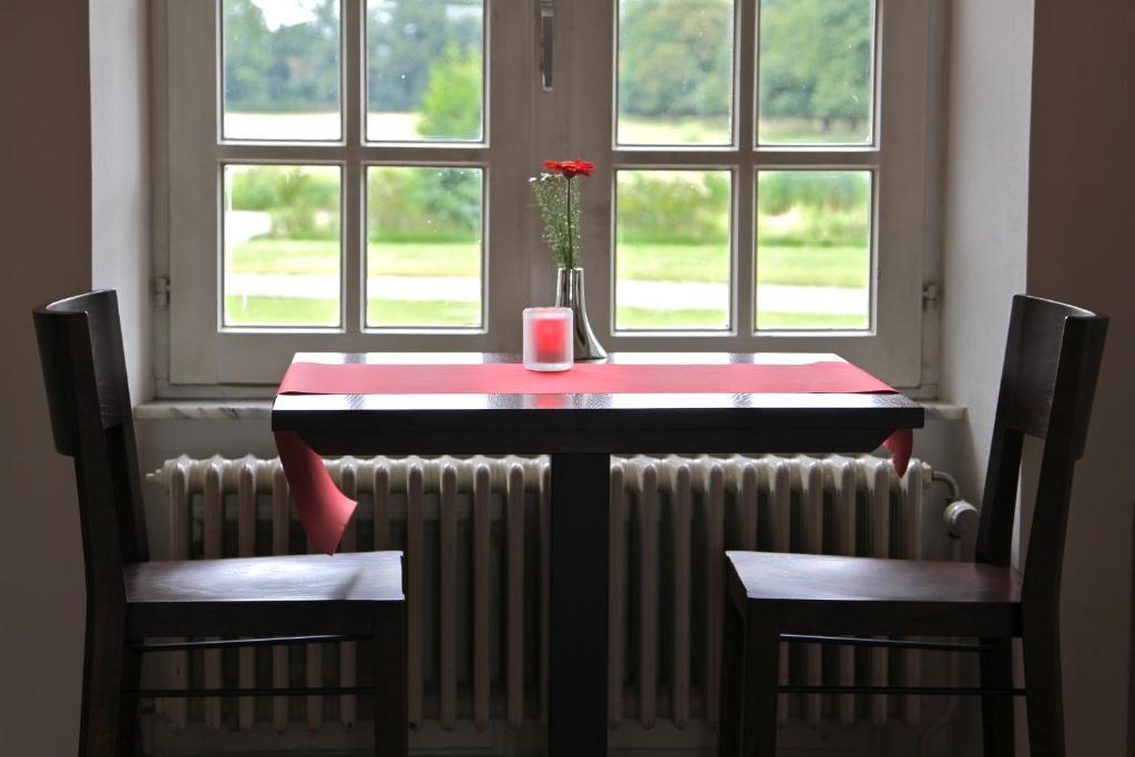 Kasteel Pietersheim Maastricht - Lanaken Hotel Bagian luar foto