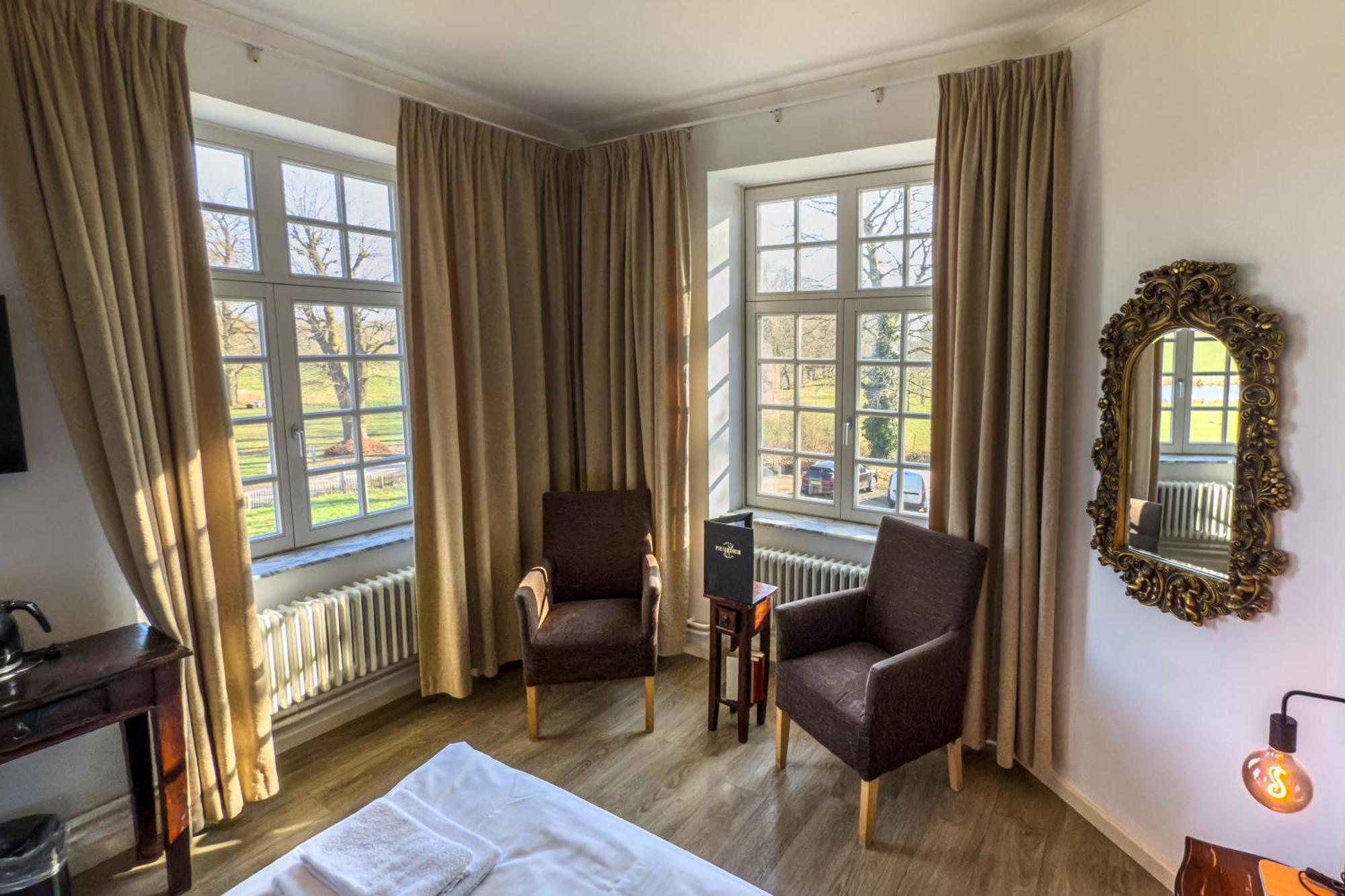 Kasteel Pietersheim Maastricht - Lanaken Hotel Bagian luar foto