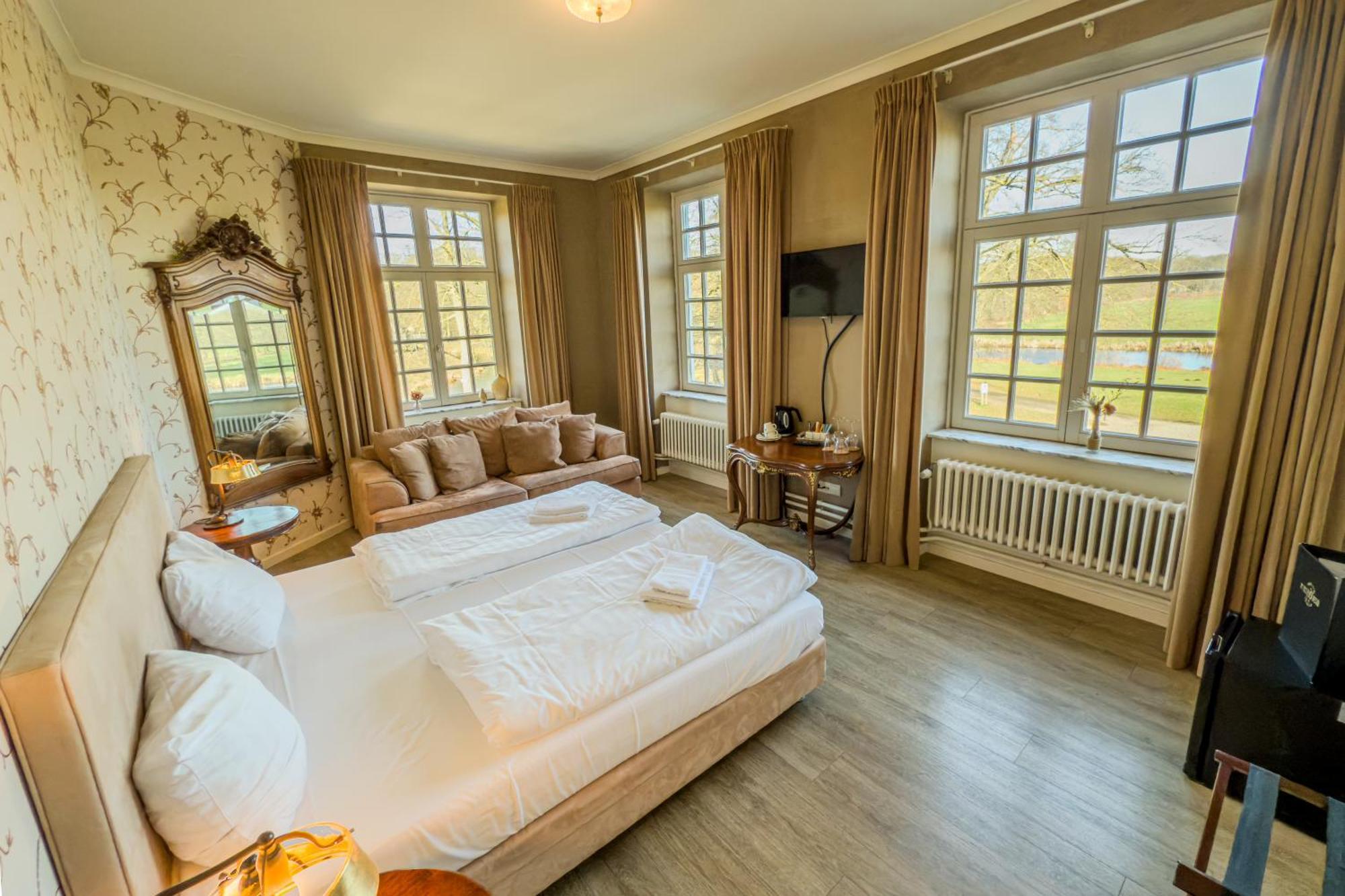 Kasteel Pietersheim Maastricht - Lanaken Hotel Bagian luar foto