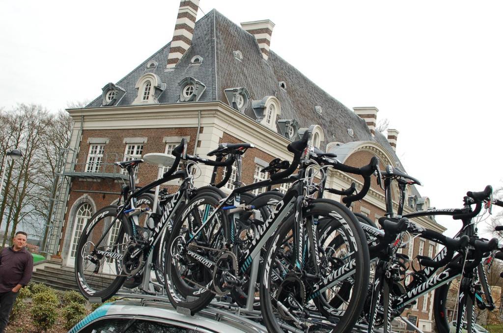 Kasteel Pietersheim Maastricht - Lanaken Hotel Bagian luar foto